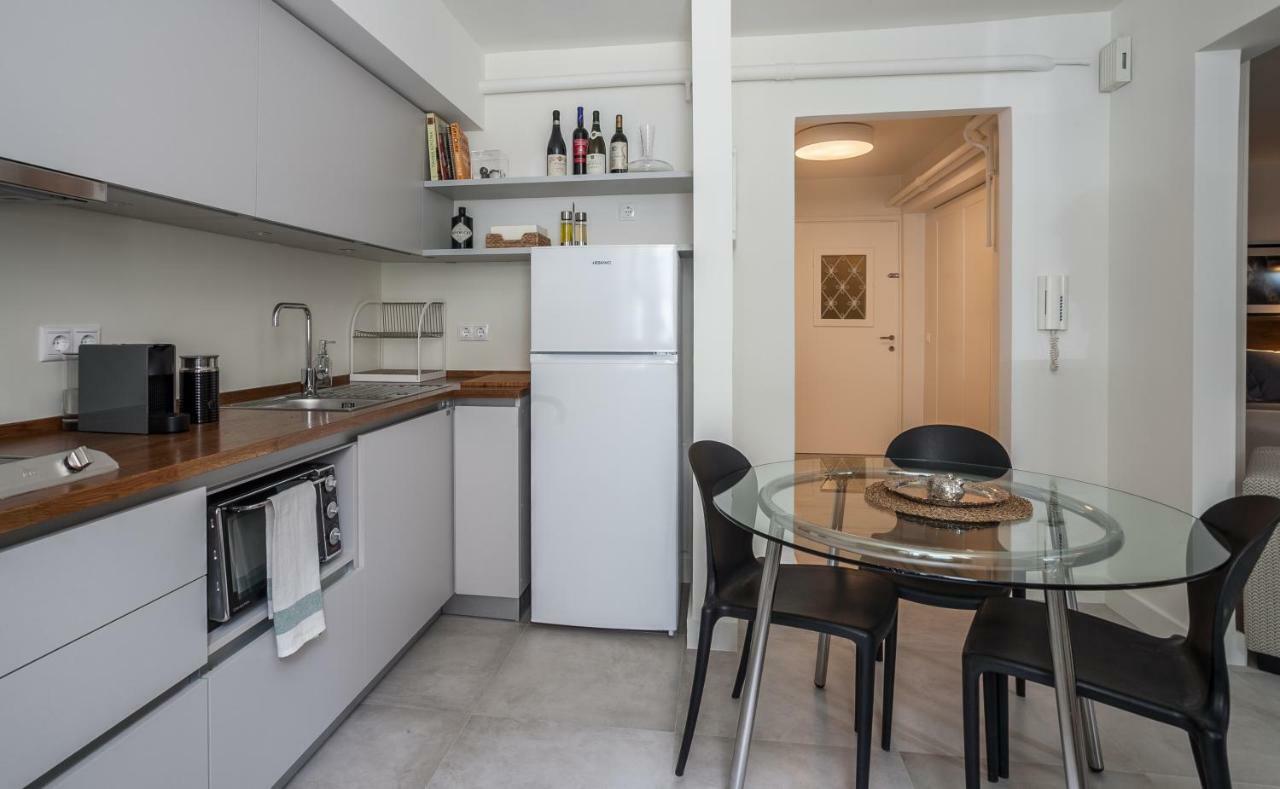 Unique Semi-Basement Stay At The Foot Of The Acropolis Athen Exterior foto