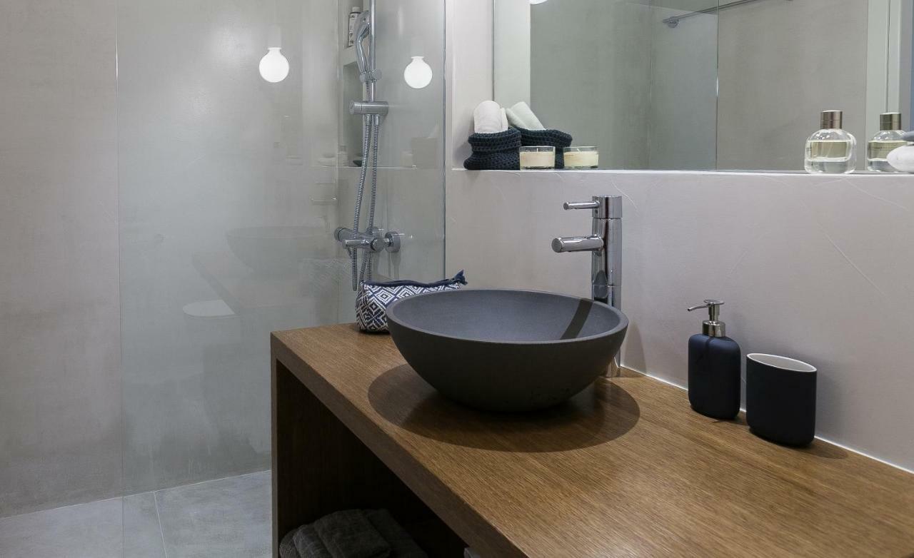 Unique Semi-Basement Stay At The Foot Of The Acropolis Athen Exterior foto
