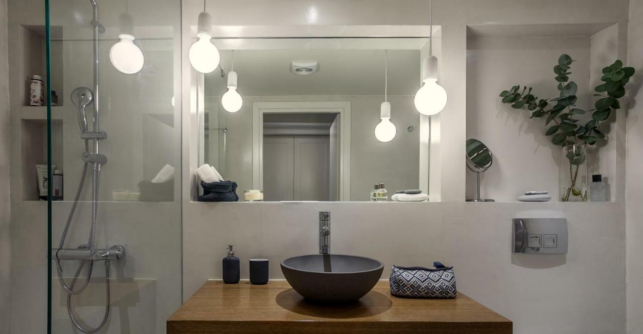Unique Semi-Basement Stay At The Foot Of The Acropolis Athen Exterior foto