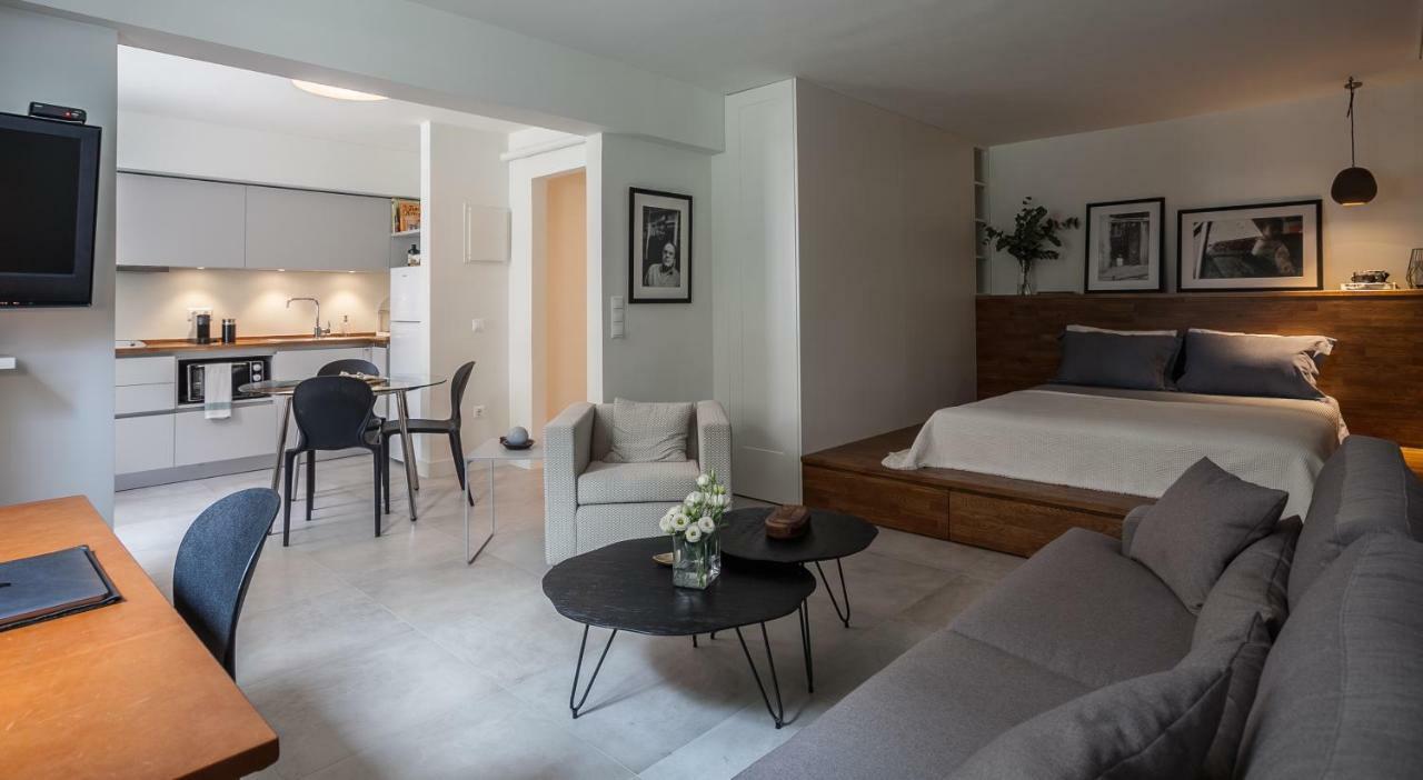 Unique Semi-Basement Stay At The Foot Of The Acropolis Athen Exterior foto