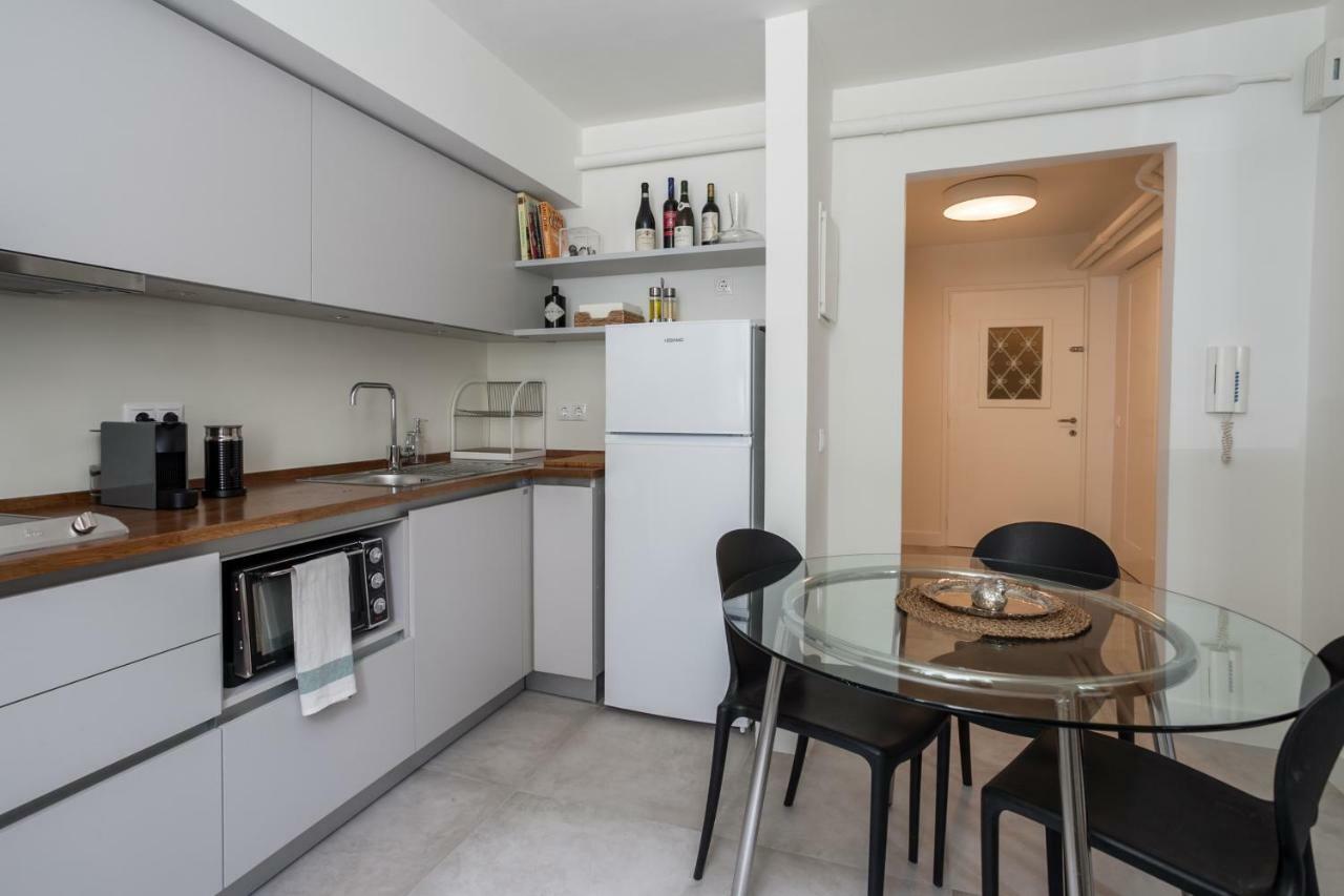 Unique Semi-Basement Stay At The Foot Of The Acropolis Athen Exterior foto