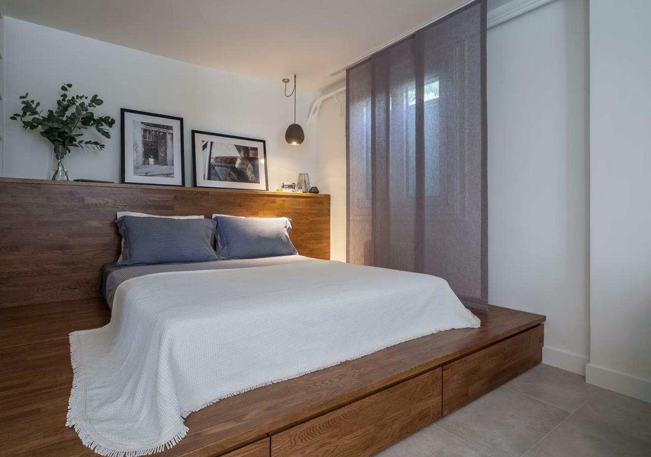 Unique Semi-Basement Stay At The Foot Of The Acropolis Athen Exterior foto