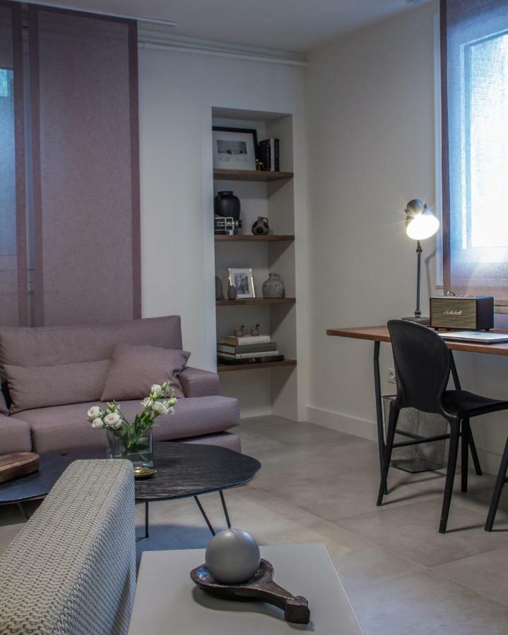Unique Semi-Basement Stay At The Foot Of The Acropolis Athen Exterior foto